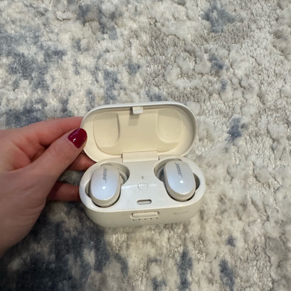 Bose quiet comfort earbuds - Picture 5 of 7